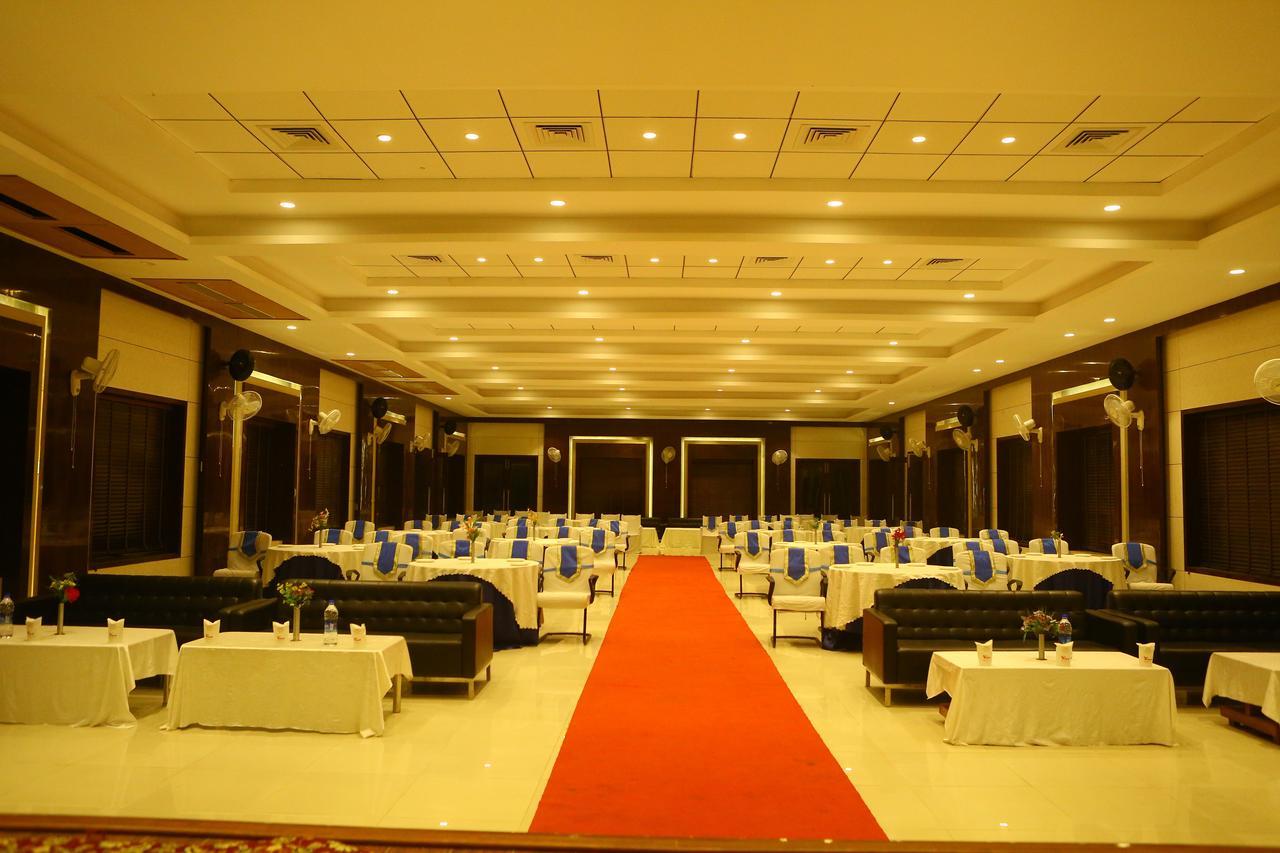 Hotel Deepali Sāgar エクステリア 写真