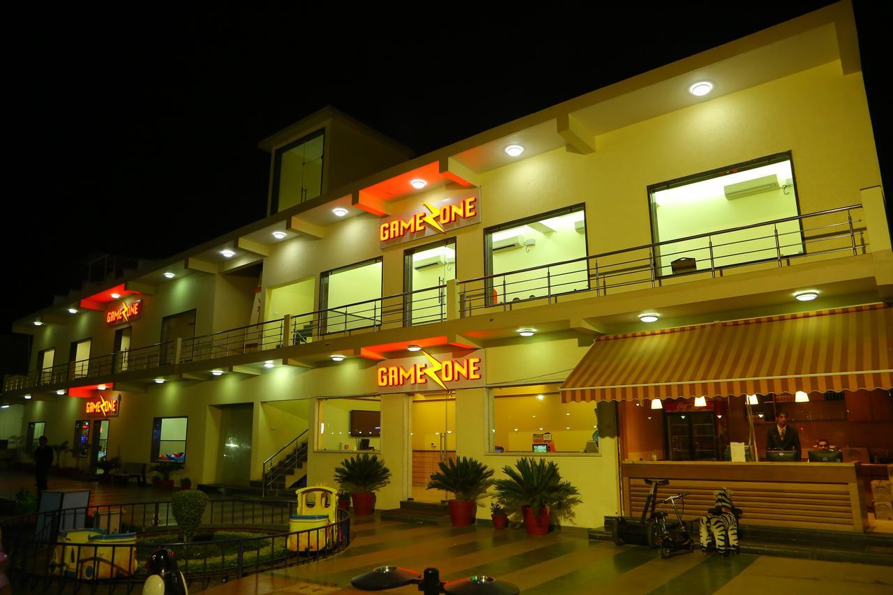 Hotel Deepali Sāgar エクステリア 写真